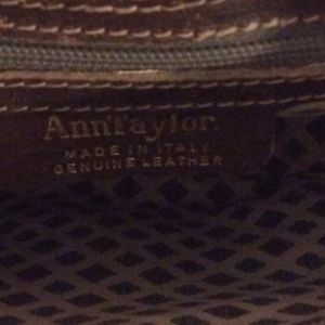 Ann Taylor Bags - Ann Taylor Leather Crossbody Bag Ann Taylor Bags - Ann Taylor Leather Crossbody Bag